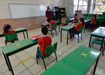 Es un ataque muy grave a los derechos de niños, niñas, adolescentes y profesores: Alcázar