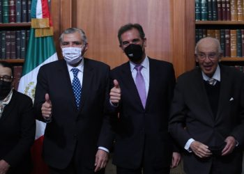 La consulta de de Revocación de Mandato va: Lorenzo Córdova