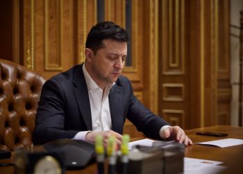 Próximas horas serán cruciales para Ucrania: Zelenski