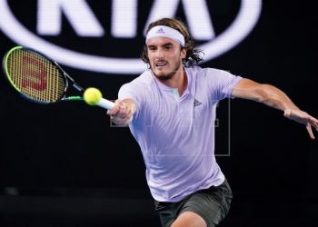 Tsitsipas arrolla a Ivashka y avanza a los cuartos de final de Rotterdam