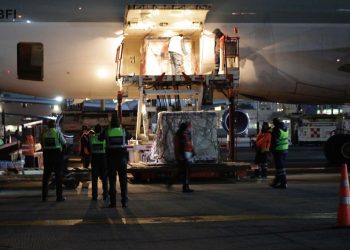 Arriban a México un millón 160 mil vacunas de AstraZeneca contra COVID-19