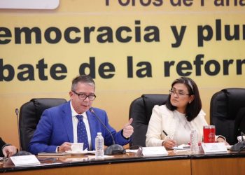 Lorenzo Córdova, inquisidor de la libertad de expresión, alerta Jenaro Villamil