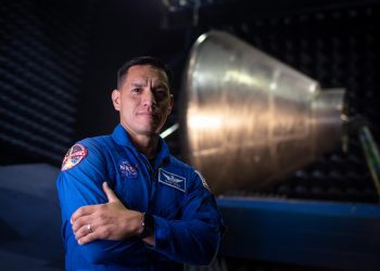 Astronauta de NASA comienza pruebas para volar con tripulación rusa a EEI