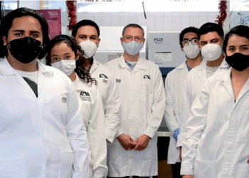 Talento Mexicano: Andrea Sánchez y Mauricio Carrasco quienes crearon un bioplaguicida a base de veneno de araña 🕷️