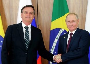 Tras conversación con Putin, Bolsonaro asegura que posición de Brasil sigue siendo de cautela