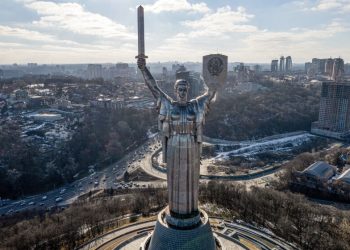 Ucrania advierte del posible acercamiento hoy de soldados rusos a Kiev