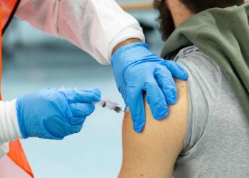 Chile inicia aplicación de cuarta dosis de vacuna antivcovid