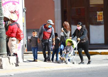 ¿Los niños deben usar cubrebocas? Nuestro #MédicodeCabecera nos aclara el tema