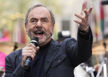 Neil Diamond vende todo su catálogo de canciones 
