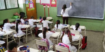 Energía eléctrica gratuita para las escuelas públicas: SNTE