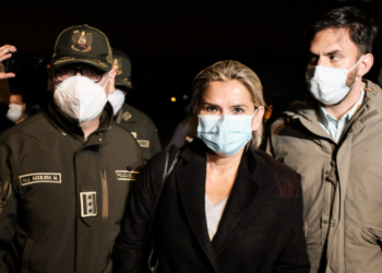 Aplazan juicio a Áñez en medio de tensión en las calles de Bolivia