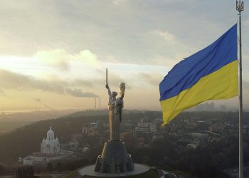 Declaran toque de queda en la capital de Ucrania