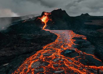 Restos de lava del volcán La Palma registra más de 900 grados de temperatura