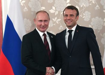 Macron y Putin acuerdan trabajar en favor de un alto el fuego en Ucrania