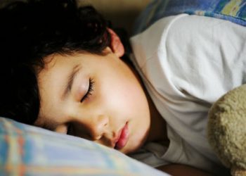 Entre el 15% y 20% de los niños en México duermen las horas recomendadas