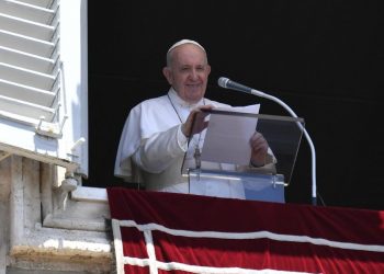 Papa Francisco pide que se acabe con la esclavitud de niñas