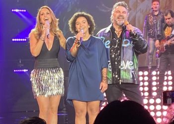 Poblanos viven reencuentro entre Lucero y Mijares 