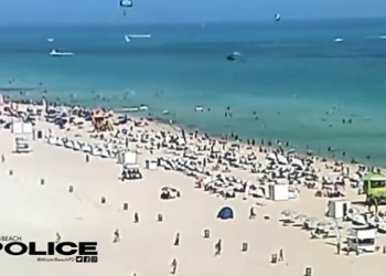 Helicóptero cae al mar cerca de la playa de Miami Beach, en Florida