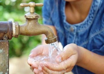 Pese a tratados internacionales en el país, el acceso al agua potable se considera insuficiente e inequitativo: PNUD