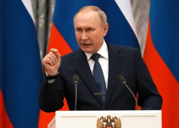 Putin comunica a Macron y Scholz intención de reconocer Donetsk y Lugansk