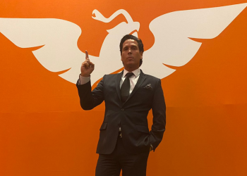 Buscan sustituir a Roberto Palazuelos por MC en Quintana Roo