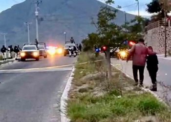 Dos muertos y dos heridos deja ataque de comando armando a policías en Guaymas