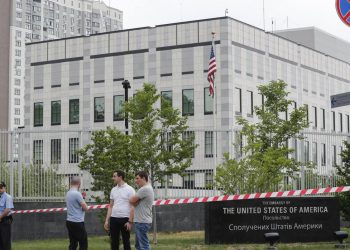 EU mueve su embajada en Ucrania al oeste del país por seguridad