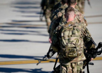 Ejército estadounidense comienza a expulsar a los soldados que no están vacunados