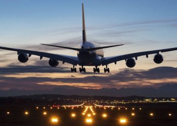 Estados Unidos urge a sus ciudadanos a abandonar Rusia ante posible cierre del espacio aéreo