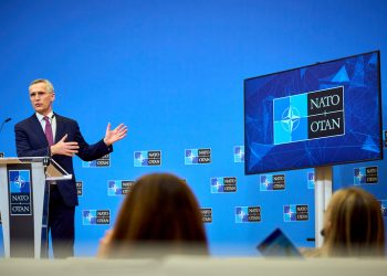 China debería condenar firmemente la invasión de Ucrania:  Stoltenberg