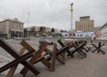 Se suspenden los dos primeros corredores humanitarios en Ucrania