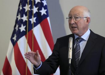La inseguridad no se puede resolver en un año o en un mes: Ken Salazar