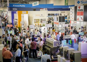 Expo Plastimagen reinaugura la industria de exposiciones en México