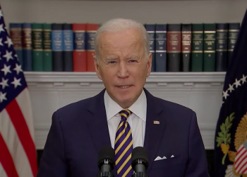 Anuncia Biden que petróleo ruso no será aceptado en puertos de EU