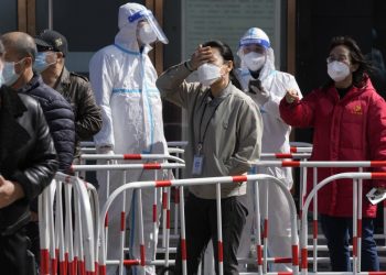 China eleva restricciones por brotes de COVID