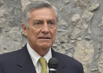 Problemas entre Scherer, Sánchez y Gertz son temas de interés público: Arias Solís