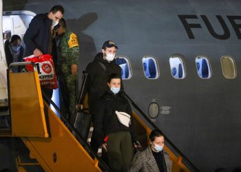 México logró la repatriación de 81 personas de Ucrania