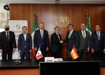 España pide “seguridad jurídica” y leyes “compatibles” ante Senado