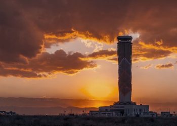 Si hay un volumen de operaciones considerables en ambos aeropuertos, habrá demoras: Larriva