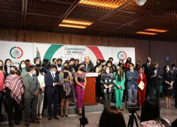 Delfina Gómez deja plantados a diputados por escuelas de tiempo completo