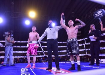 Zárate sorprendido por la pelea tan rápida; Bustos Jr convenció en su debut