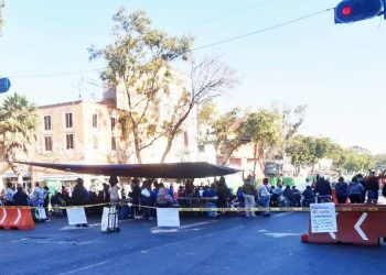 Por cuarto día consecutivo, niños toman clases en Avenida Circunvalación