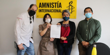 Entrega Amnistía Internacional a la CNB archivos con los que documentó desaparición de personas en los años 70 en México