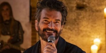 Ricardo Arjona comienza su gira “Blanco y Negro” con entradas agotadas