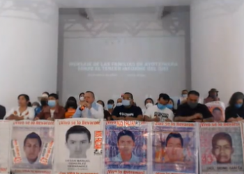 Debería dejar las mañaneras y enfocarse en los compromisos que hizo con el pueblo, reclaman Padres de Normalistas a AMLO