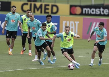 Tite se manifiesta “totalmente a favor” de inscribir 26 jugadores en Mundial