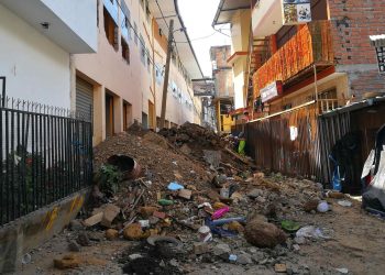 Ascienden a cuatro los fallecidos por deslizamiento de tierra en Perú
