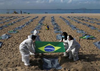 Brasil acumula 654,945 muertes a dos años de pandemia