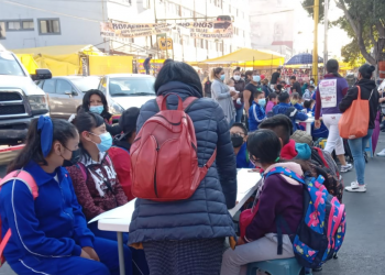Sheinbaum dará apoyo a alumnos que estudian en la calle