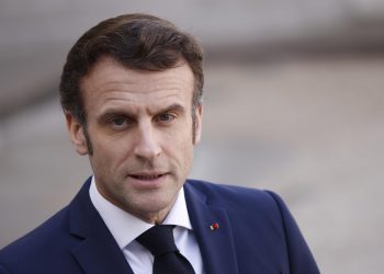 Tensión en Ormuz: Macron responde con el envío de su poderoso portaaviones nuclear